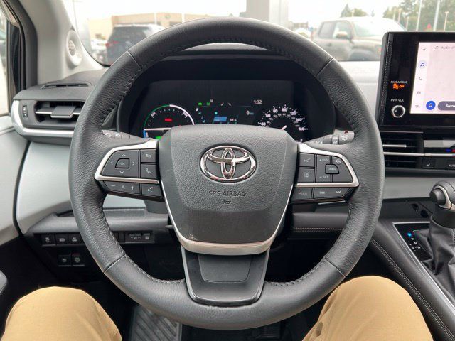 Used 2025 Toyota Sienna XLE w/ XLE Plus Package AWD/4WD image 14
