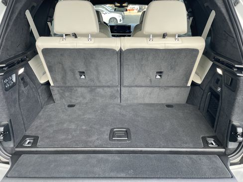 Used 2024 BMW X7 M60i w/ Executive Package image 39