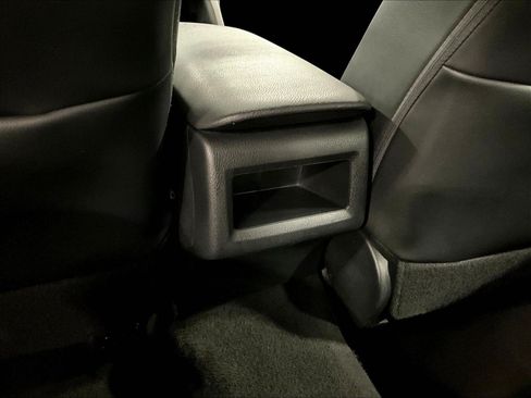 Used 2021 Toyota Camry SE FWD image 10