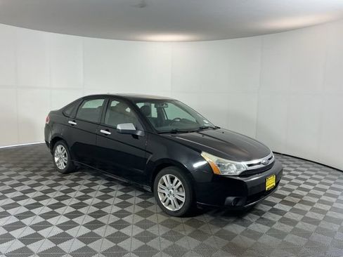 Used 2010 Ford Focus SEL FWD image 3