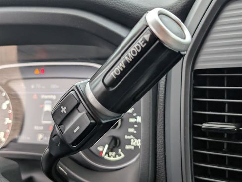 Certified 2024 Nissan Titan SV w/ SV Convenience Package image 22