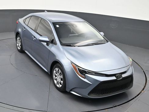 Used 2020 Toyota Corolla LE FWD image 19