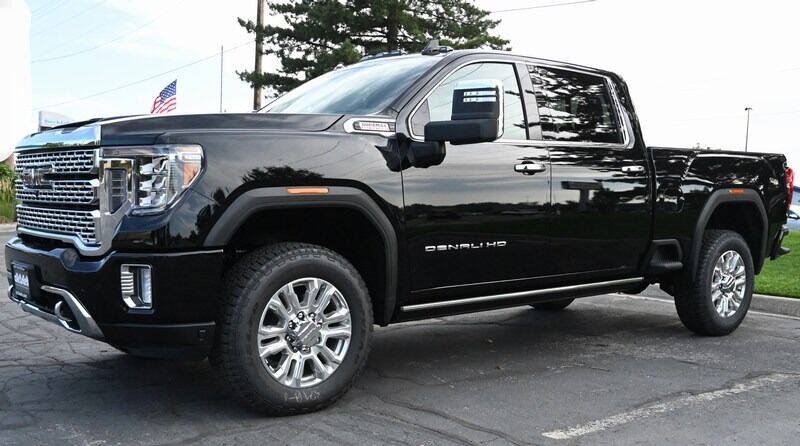 Used 2022 GMC Sierra 3500 Denali w/ Denali Ultimate Package AWD/4WD image 3