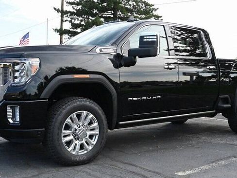 Used 2022 GMC Sierra 3500 Denali w/ Denali Ultimate Package AWD/4WD image 3