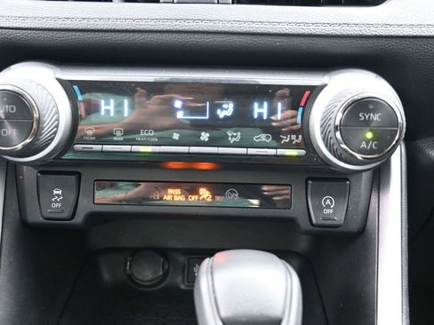 Used 2025 Toyota RAV4 XLE image 16