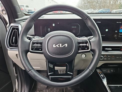 Used 2025 Kia Sorento SX Prestige image 8