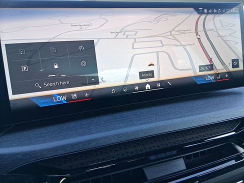 Used 2026 BMW 330i Sedan w/ Premium Package image 23