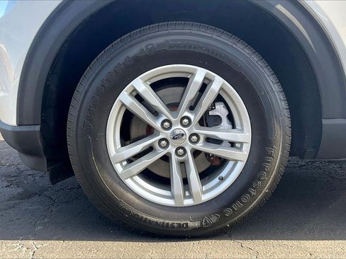 Certified 2022 Ford Explorer XLT w/ Equipment Group 202A image 8