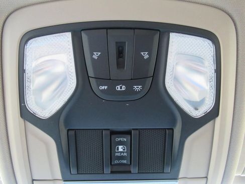 Used 2020 RAM 1500 Big Horn RWD image 30
