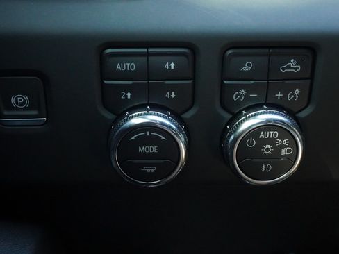 Used 2023 GMC Sierra 1500 AT4 w/ AT4 Premium Package AWD/4WD image 16
