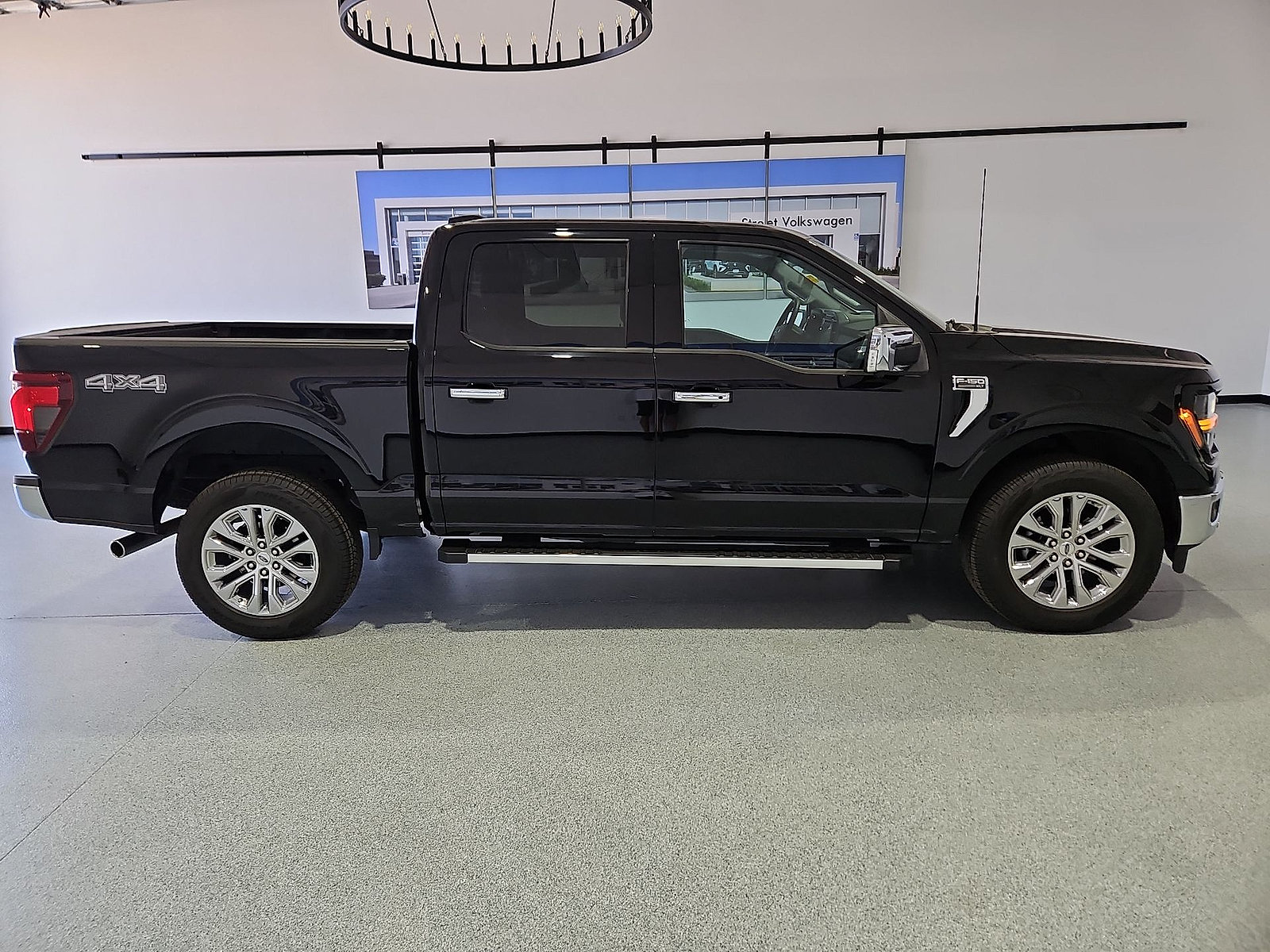 Used 2024 Ford F150 XLT w/ Equipment Group 302A MID AWD/4WD image 9