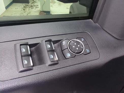 Used 2019 Ford F150 Lariat w/ Equipment Group 502A Luxury AWD/4WD image 10