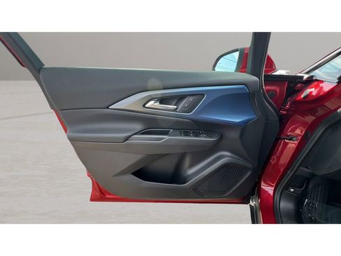 Certified 2025 Chevrolet Equinox EV LT w/ Convenience Package image 25