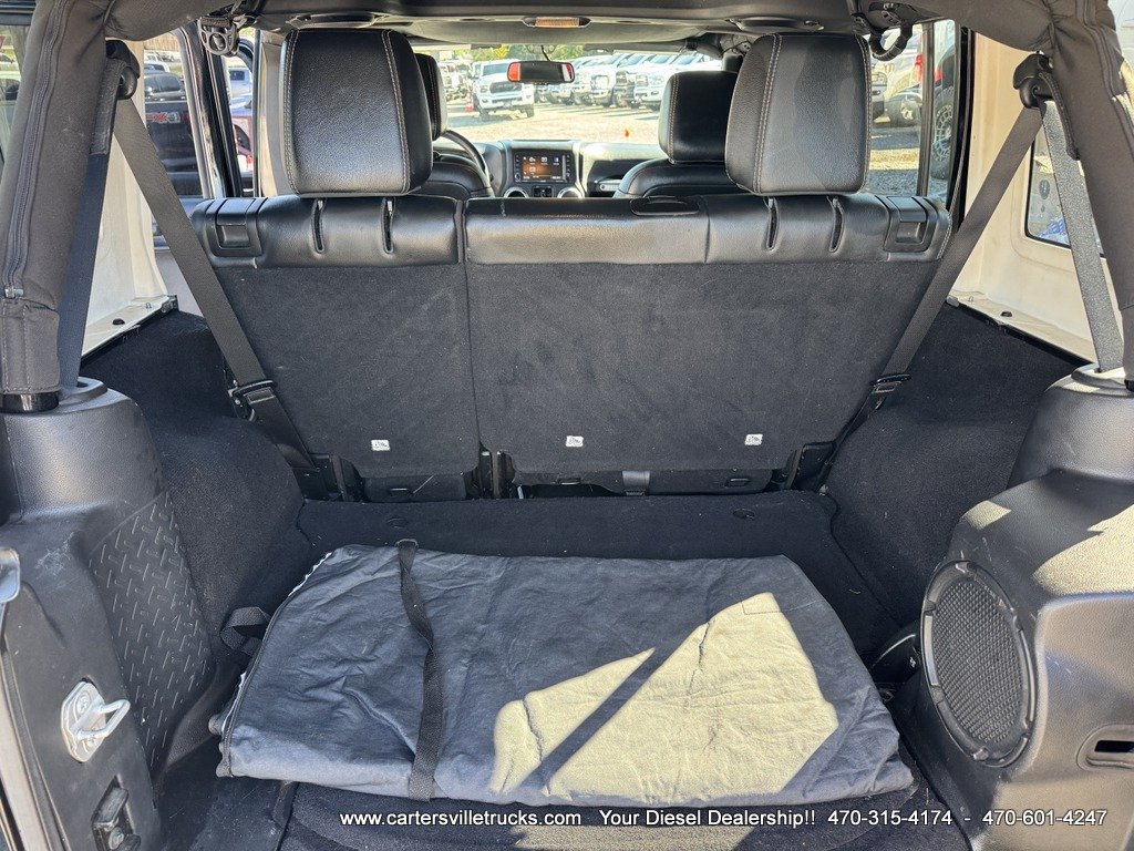Used 2014 Jeep Wrangler Unlimited Sahara w/ Connectivity Group AWD/4WD image 31