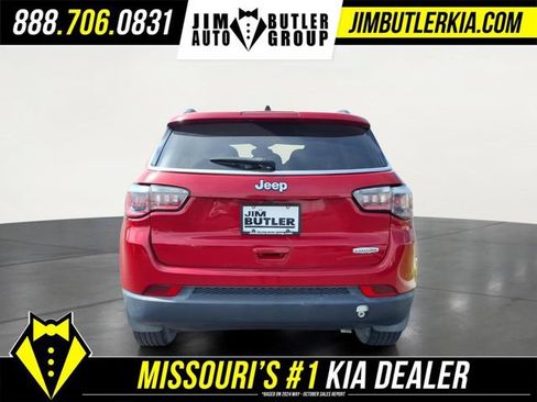 Used 2019 Jeep Compass Latitude FWD image 22