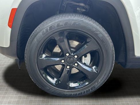Certified 2023 Jeep Grand Cherokee Altitude AWD/4WD image 26