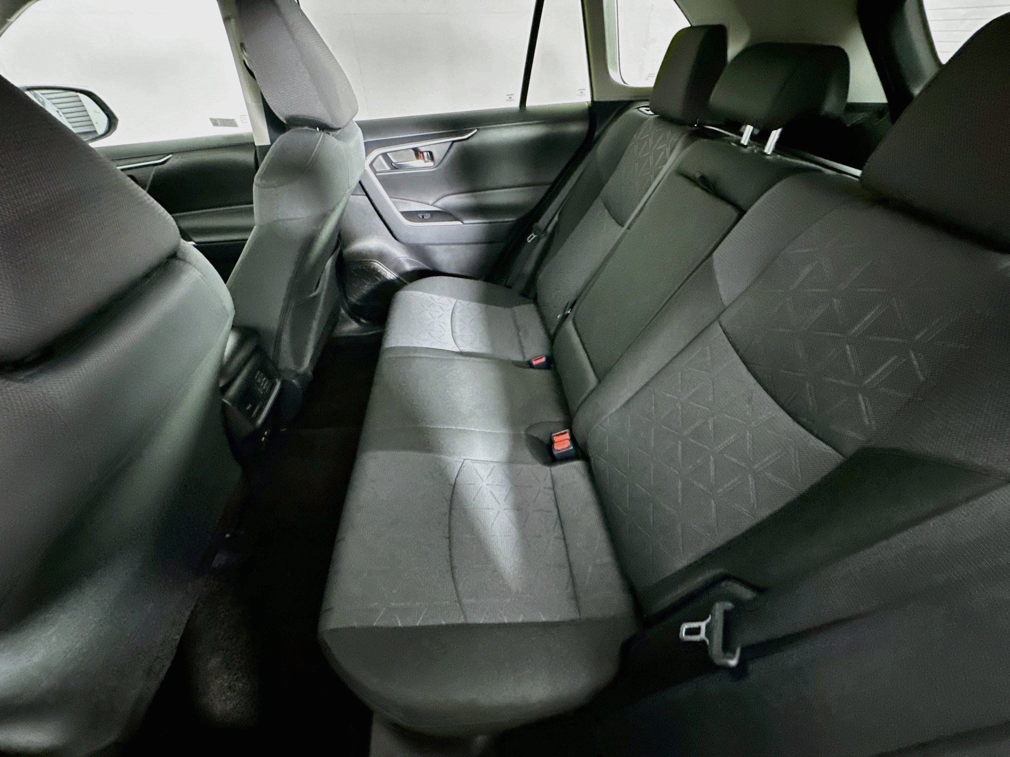 Used 2025 Toyota RAV4 XLE AWD/4WD image 28