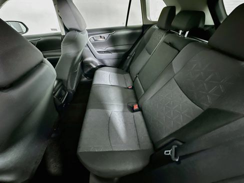 Used 2025 Toyota RAV4 XLE AWD/4WD image 28