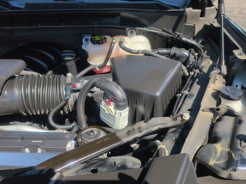 Used 2023 GMC Yukon AT4 w/ AT4 Premium Package AWD/4WD image 27
