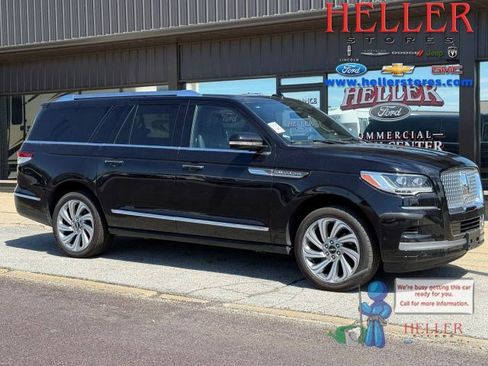 Used 2024 Lincoln Navigator L 4WD image 1