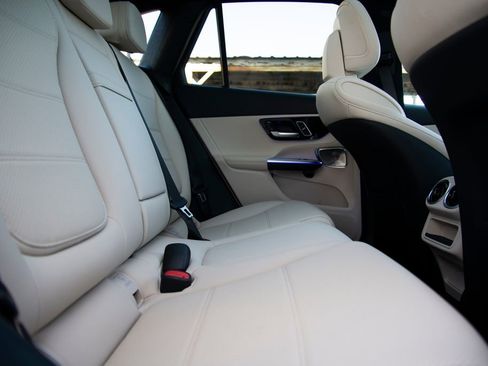 New 2026 Mercedes-Benz GLC 300 4MATIC image 14