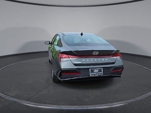New 2026 Hyundai Elantra SE image 10