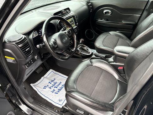 Used 2017 Kia Soul ! w/ Tech Package FWD image 10