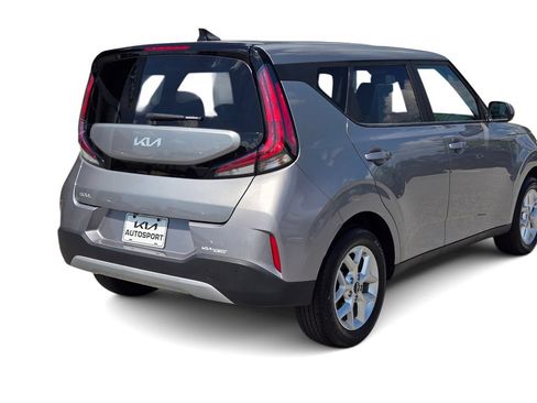 Certified 2025 Kia Soul LX w/ LX Technology Package FWD image 8