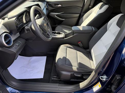 Used 2024 Chevrolet Trax LS w/ Driver Confidence Package image 8