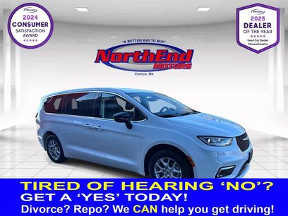 Used 2024 Chrysler Pacifica Touring-L