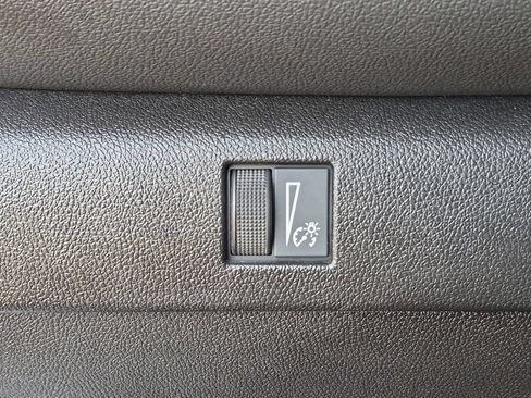 Certified 2024 Chevrolet Colorado LT w/ LT Convenience Package II RWD image 15