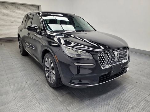 Used 2020 Lincoln Corsair Reserve w/ Rear Removable Package Tray FWD image 13