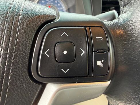 Used 2016 Toyota Sienna XLE Premium image 17