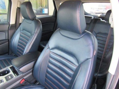 Used 2022 Ford Edge SEL w/ Sport Appearance Package image 10