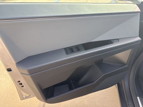 Used 2025 Tesla Cybertruck AWD Crew Cab image 7