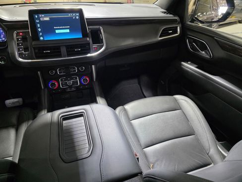 Used 2024 Chevrolet Suburban LT w/ LT Signature Package image 14