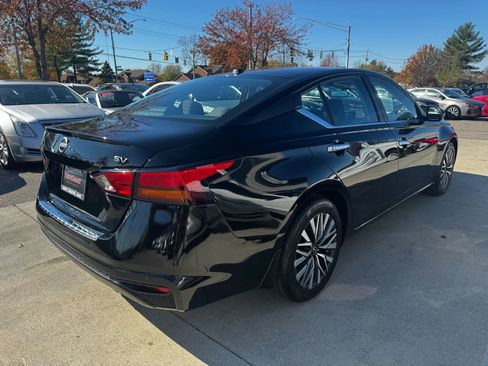 Used 2023 Nissan Altima 2.5 SV FWD image 5