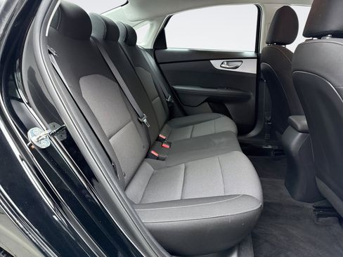 Used 2023 Kia Forte LXS w/ LXS Technology Package image 17