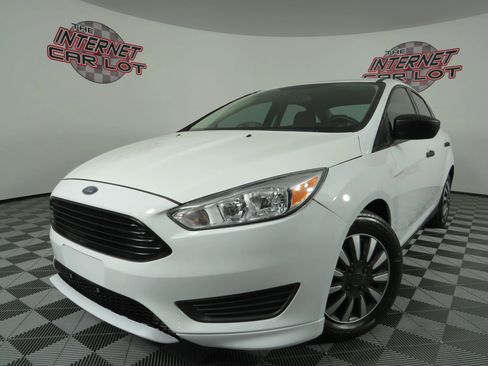 Used 2018 Ford Focus S image 1