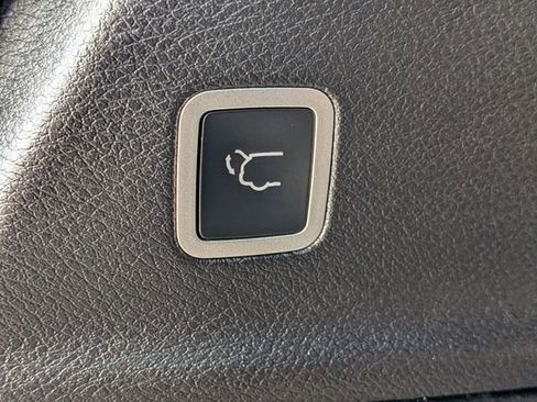 Used 2025 Chrysler Pacifica Select FWD image 38