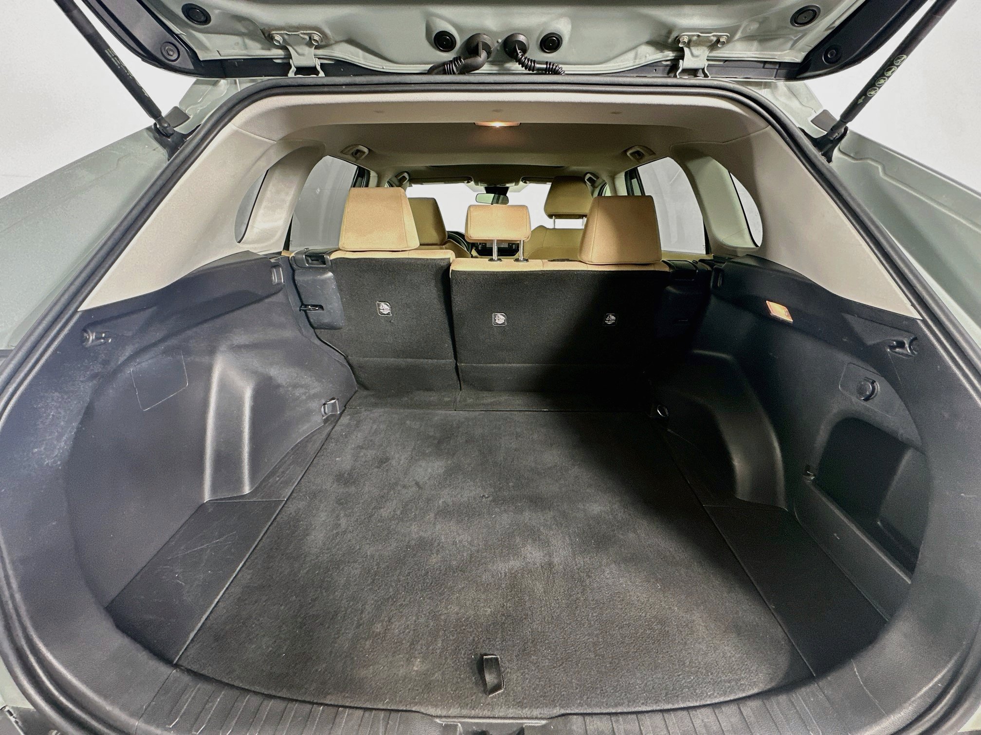 Used 2019 Toyota RAV4 XLE FWD image 30