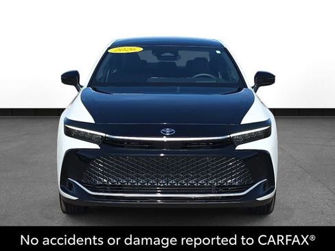 Used 2026 Toyota Crown Platinum image 2