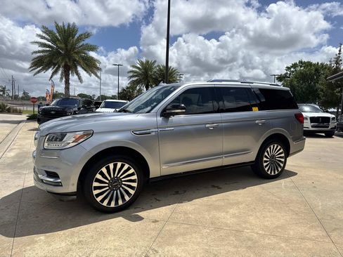 Certified 2020 Lincoln Navigator Reserve w/ Luxury Package RWD image 5
