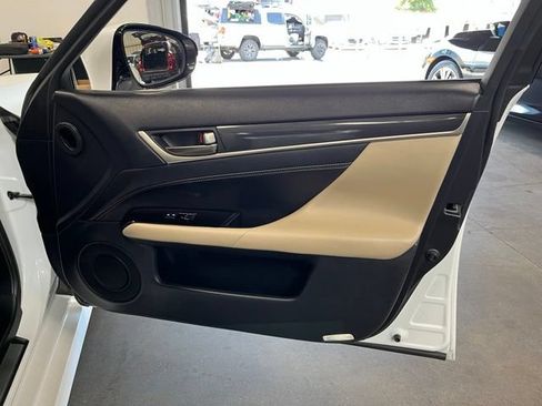 Used 2016 Lexus GS 200t w/ Premium Package RWD image 12
