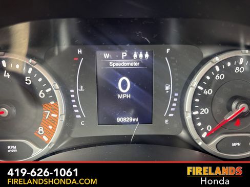 Used 2019 Jeep Renegade Latitude w/ Cold Weather Group image 29