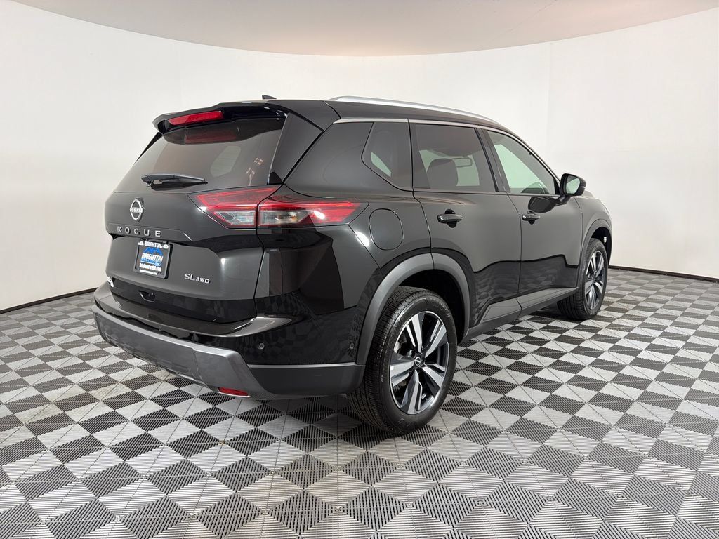 Used 2026 Nissan Rogue SL AWD/4WD image 3