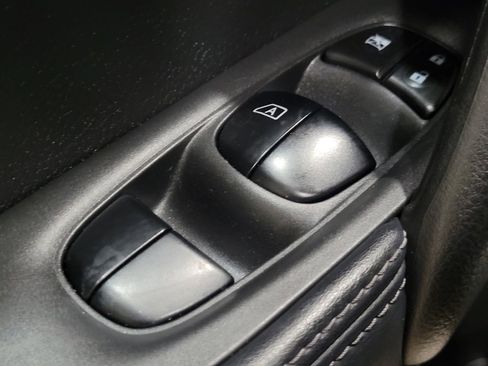 Used 2017 Nissan Rogue Sport SL w/ SL Premium Package image 27