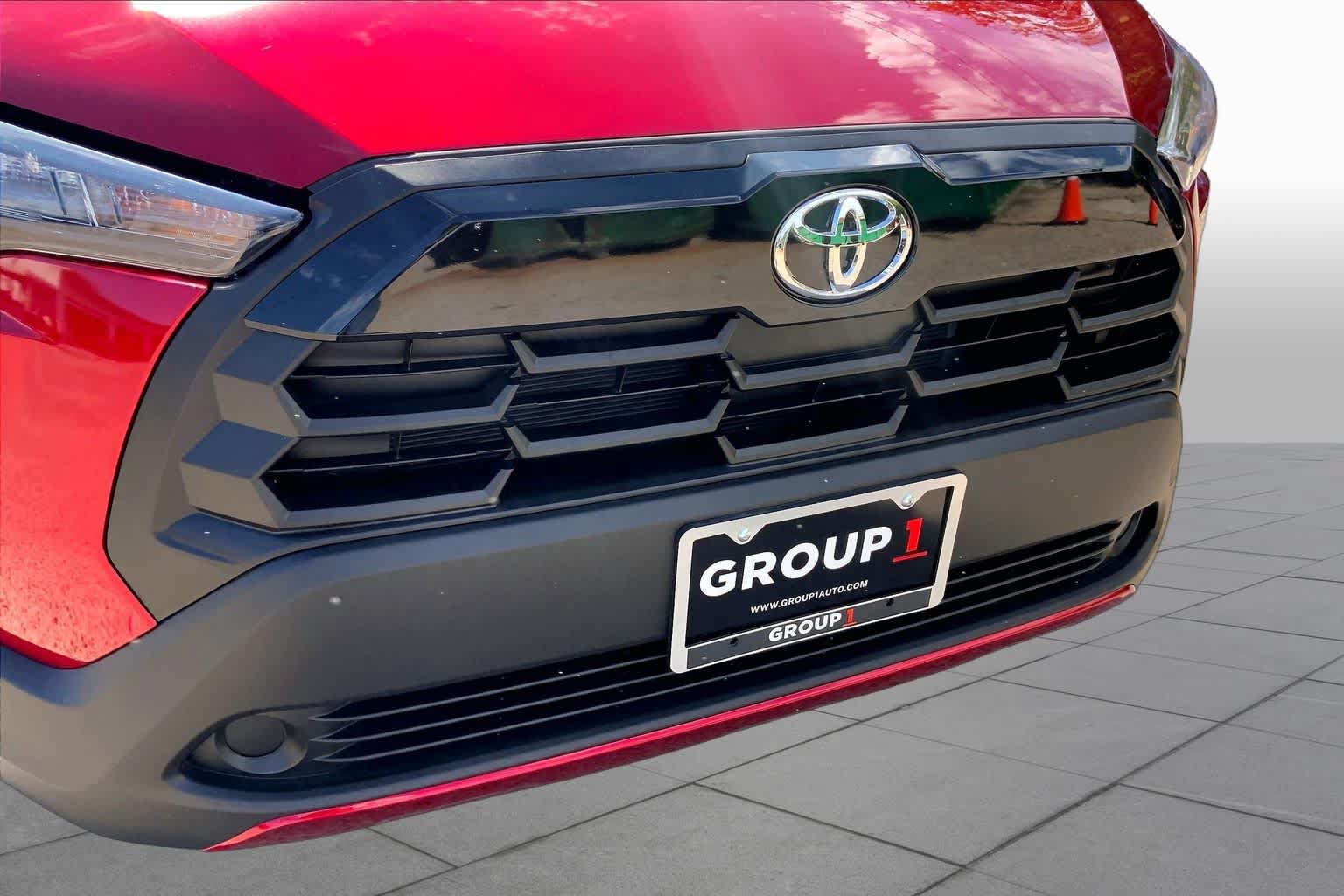 Used 2026 Toyota Corolla Cross LE FWD image 29