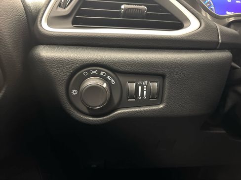 New 2026 Chrysler Voyager LX image 23