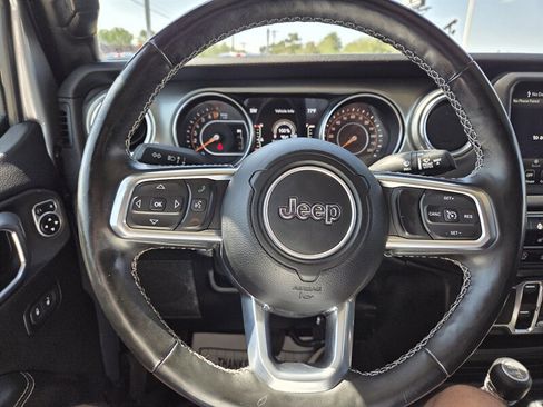 Used 2020 Jeep Gladiator Overland w/ Uconnect 4C Nav & Sound Group AWD/4WD image 14